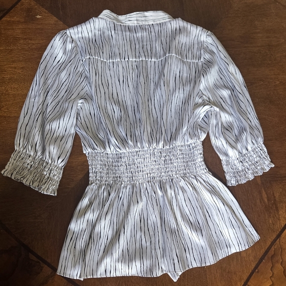 BCBG Maxazria Striped White and Black Women's Top. Size M - Picture 3 of 10